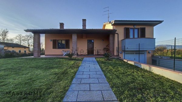 casa indipendente in vendita ad Altopascio