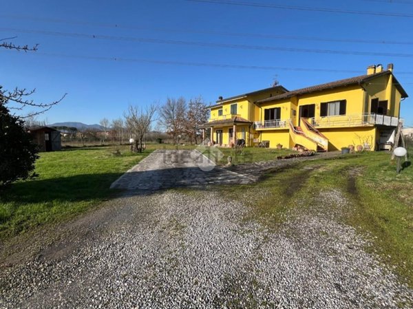 casa indipendente in vendita ad Altopascio
