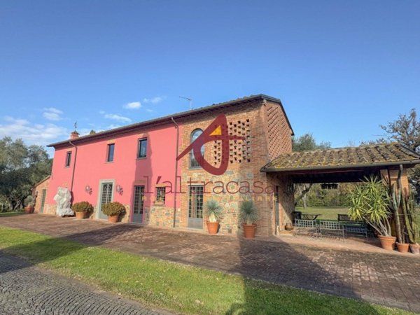 casa indipendente in vendita ad Altopascio