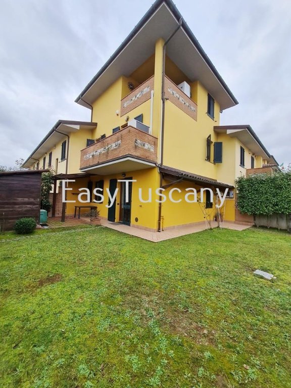 casa indipendente in vendita ad Altopascio in zona Badia Pozzeveri