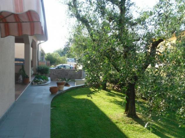 casa indipendente in vendita ad Altopascio in zona Badia Pozzeveri