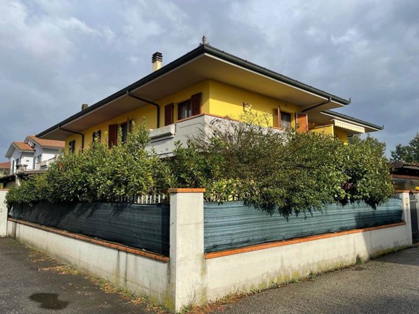 casa indipendente in vendita ad Altopascio in zona Spianate