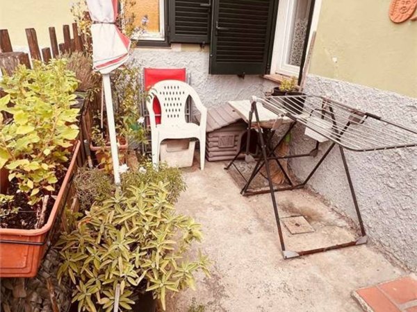casa indipendente in vendita ad Altopascio in zona Badia Pozzeveri