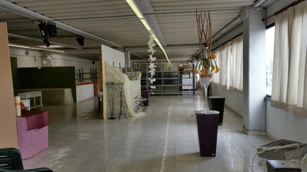 locale commerciale in vendita ad Altopascio in zona Spianate