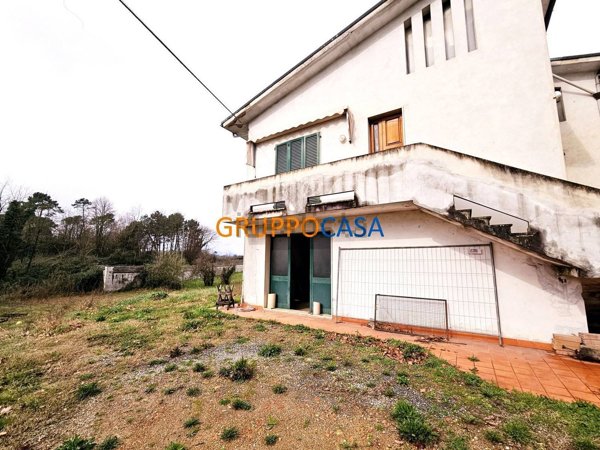 casa indipendente in vendita ad Altopascio