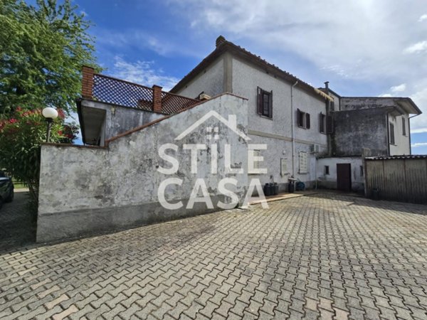appartamento in vendita ad Altopascio in zona Spianate