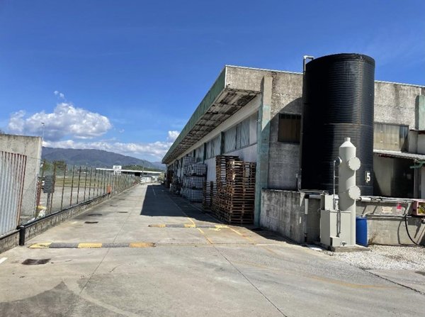 capannone in vendita ad Altopascio