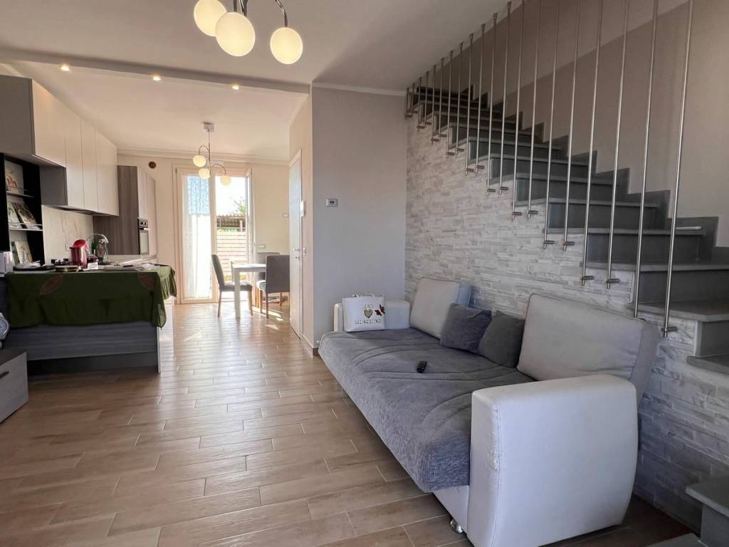 casa indipendente in vendita ad Altopascio in zona Spianate