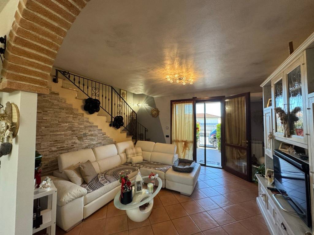 casa indipendente in vendita ad Altopascio in zona Badia Pozzeveri
