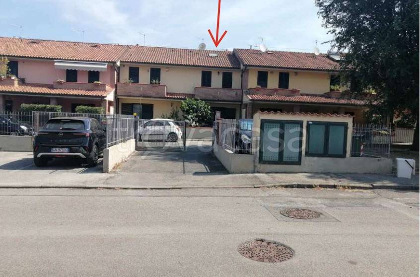 casa indipendente in vendita ad Altopascio in zona Badia Pozzeveri