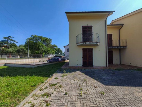 casa indipendente in vendita ad Altopascio in zona Marginone