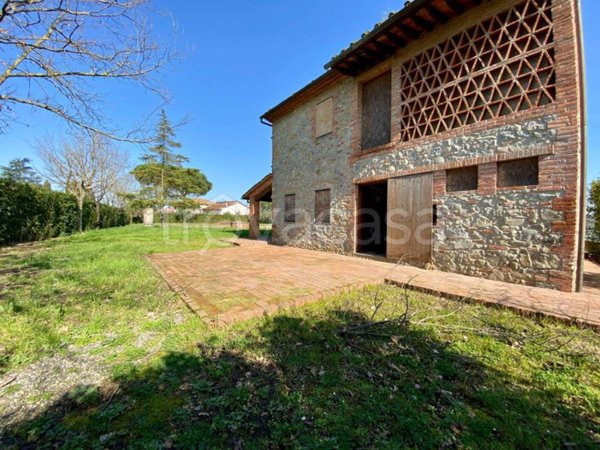 casa indipendente in vendita ad Altopascio