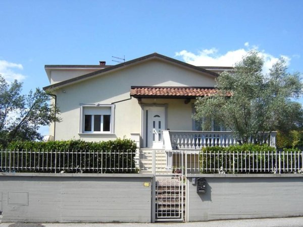 casa indipendente in vendita ad Altopascio