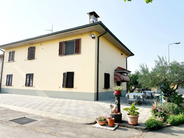 casa indipendente in vendita ad Altopascio in zona Spianate