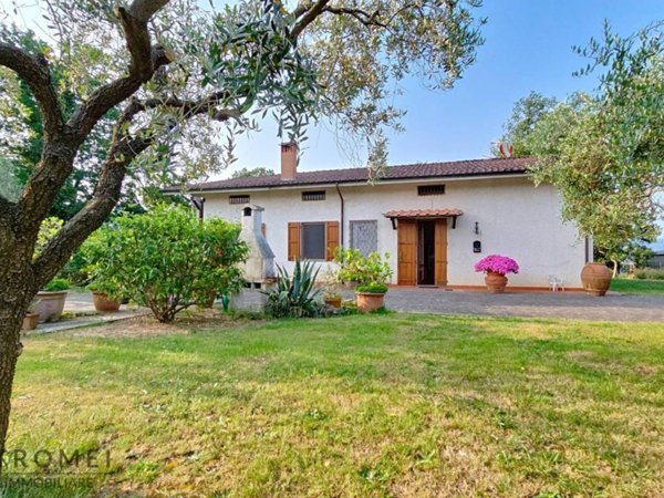 casa indipendente in vendita ad Altopascio