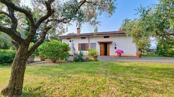 casa indipendente in vendita ad Altopascio