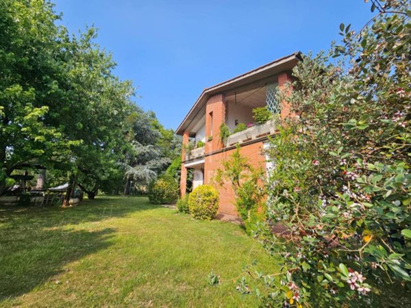 casa indipendente in vendita ad Altopascio