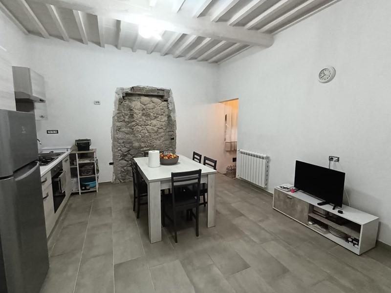intera palazzina in vendita ad Altopascio in zona Marginone