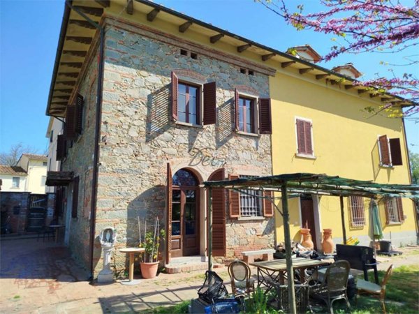 casa indipendente in vendita ad Altopascio in zona Badia Pozzeveri