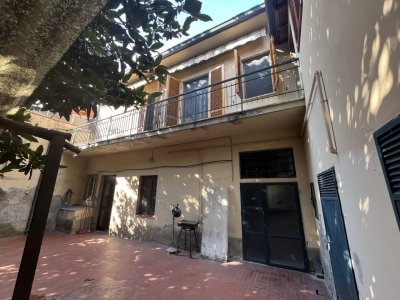 casa indipendente in vendita ad Altopascio