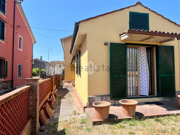 casa indipendente in vendita ad Altopascio in zona Spianate