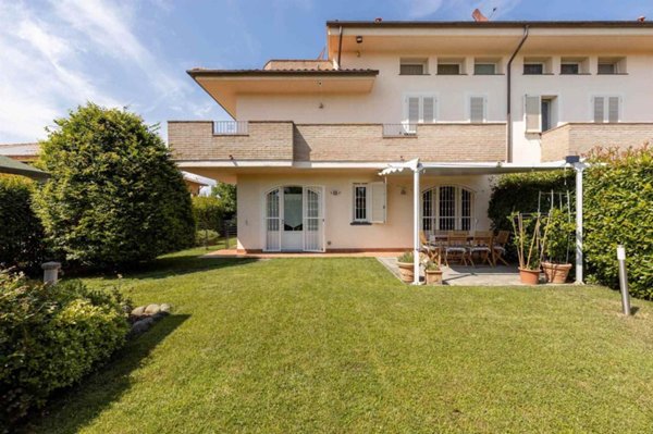 casa indipendente in vendita ad Altopascio