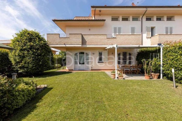 casa indipendente in vendita ad Altopascio