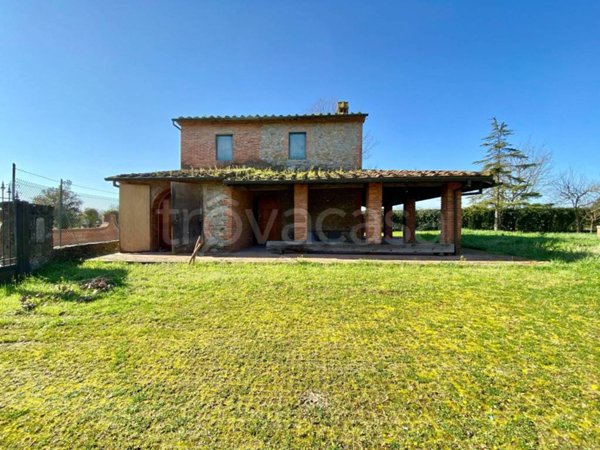 casa indipendente in vendita ad Altopascio