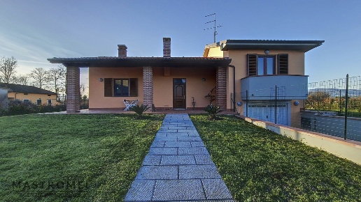 casa indipendente in vendita ad Altopascio
