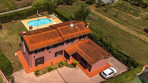 casa indipendente in vendita ad Altopascio