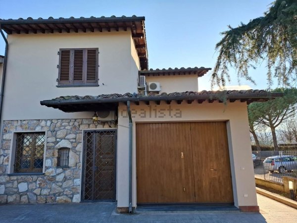 casa indipendente in vendita ad Altopascio