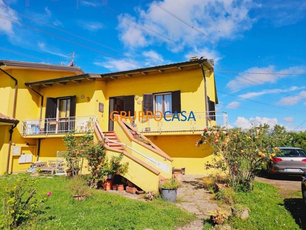 casa indipendente in vendita ad Altopascio
