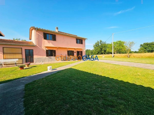 casa indipendente in vendita ad Altopascio in zona Spianate