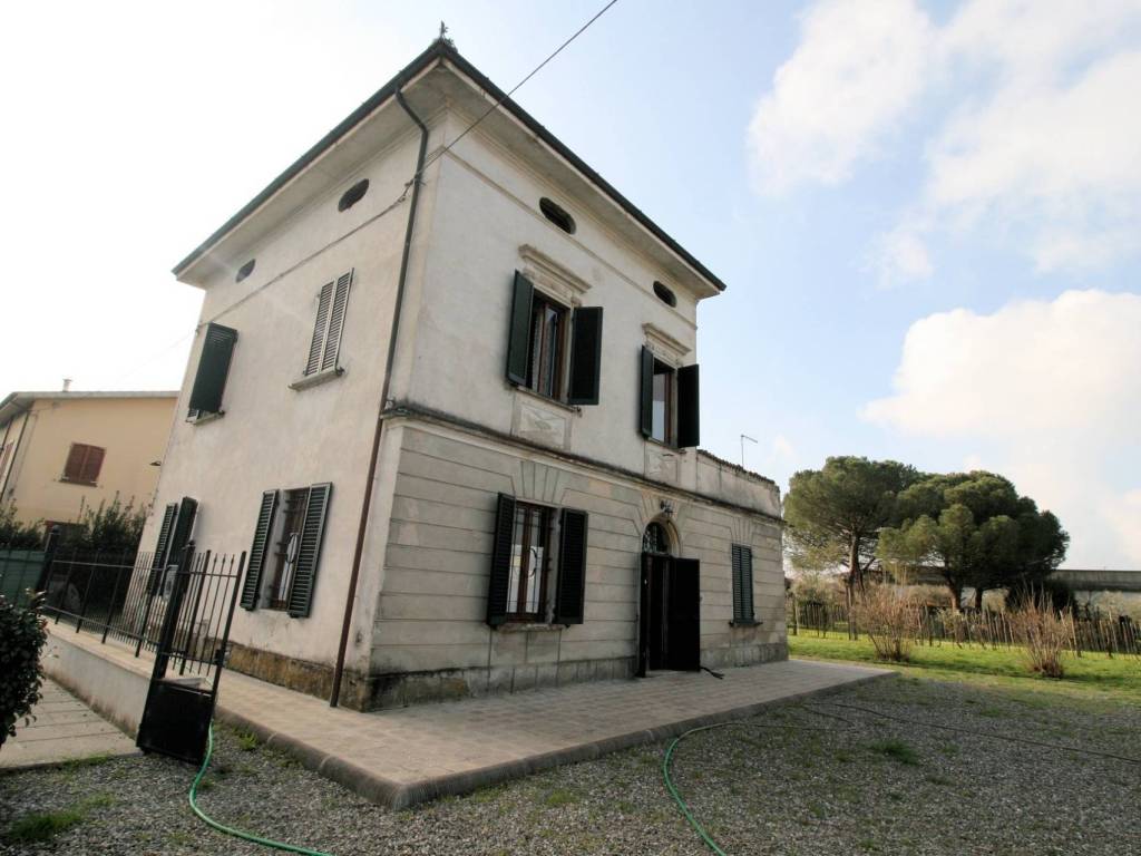 casa indipendente in vendita ad Altopascio in zona Spianate