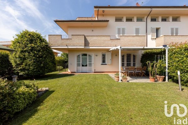 casa indipendente in vendita ad Altopascio