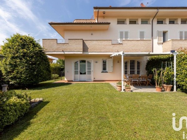 casa indipendente in vendita ad Altopascio