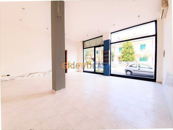 locale commerciale in vendita ad Altopascio