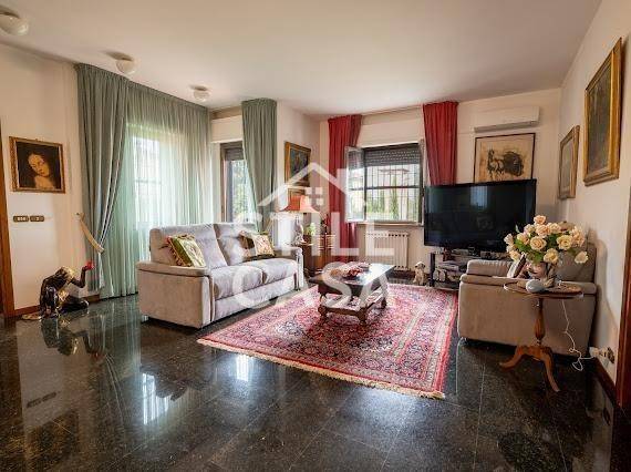 casa indipendente in vendita ad Altopascio