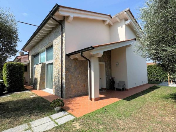 casa indipendente in vendita ad Altopascio