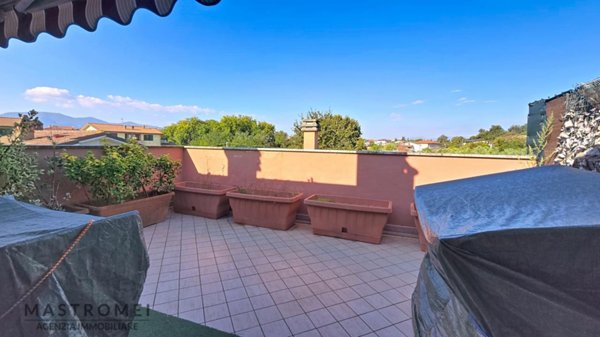 casa indipendente in vendita ad Altopascio in zona Badia Pozzeveri