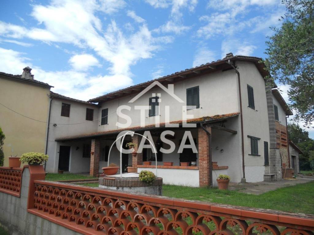 casa indipendente in vendita ad Altopascio in zona Spianate
