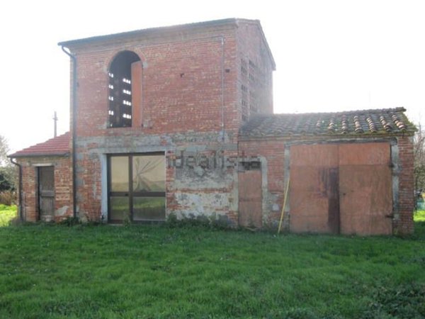 casale in vendita ad Altopascio in zona Marginone