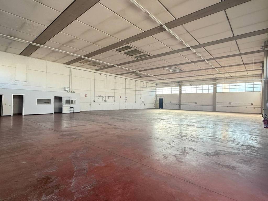 locale commerciale in vendita ad Altopascio