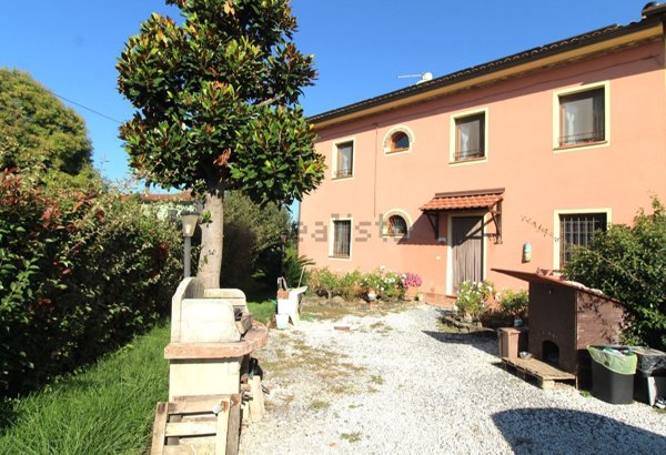 casa indipendente in vendita ad Altopascio