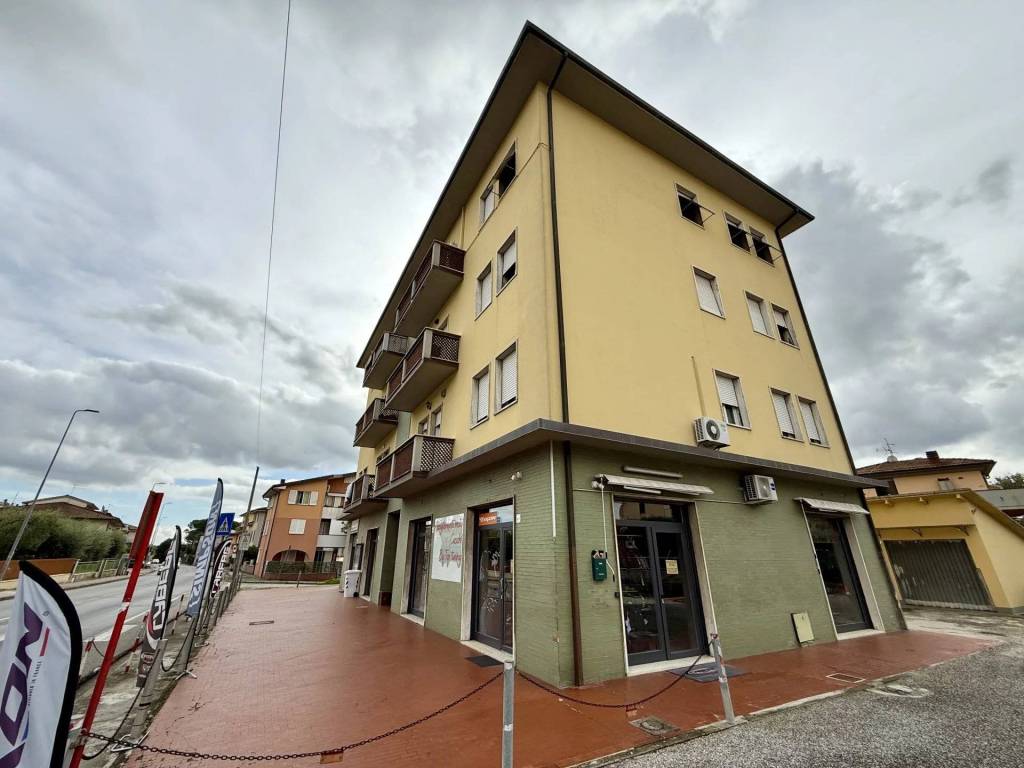 appartamento in vendita ad Altopascio in zona Badia Pozzeveri