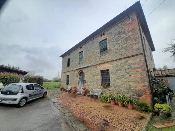 casa indipendente in vendita ad Altopascio in zona Marginone