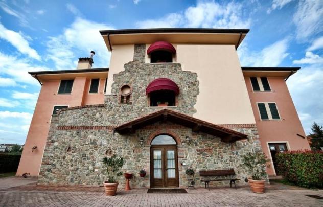 negozio in vendita ad Altopascio in zona Marginone