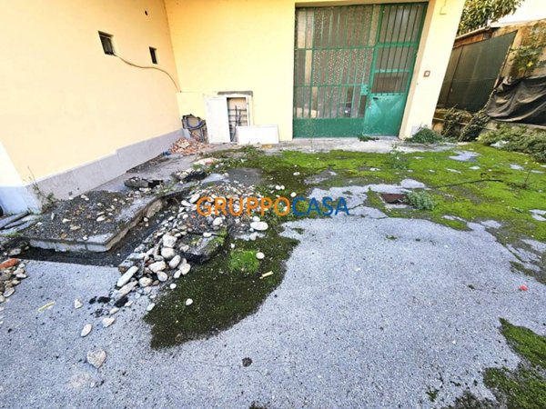 locale commerciale in vendita ad Altopascio