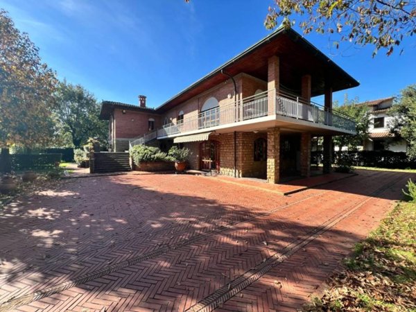 casa indipendente in vendita ad Altopascio in zona Badia Pozzeveri