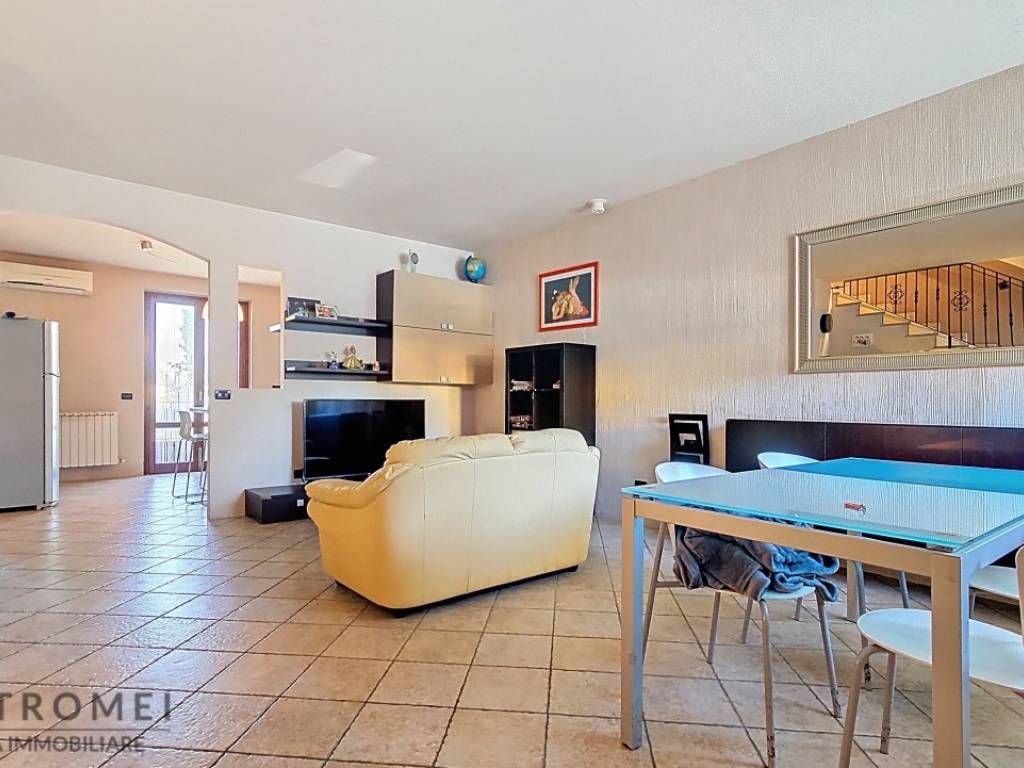 casa indipendente in vendita ad Altopascio in zona Badia Pozzeveri